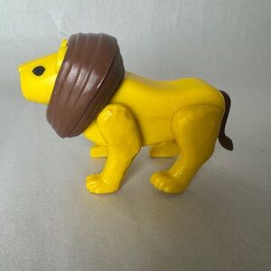 Vintage Fisher Price LITTLE PEOPLE #991 CIRCUS TRAIN Yellow LION Brown Mane